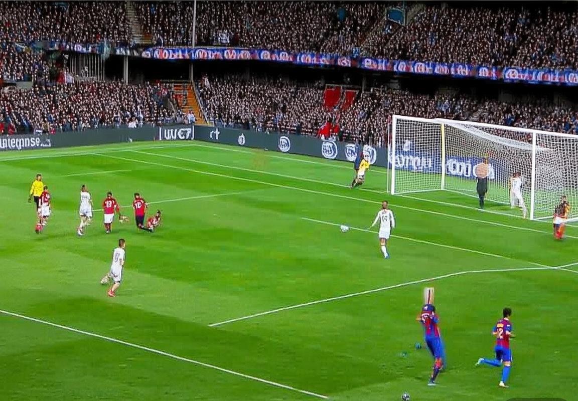 巴萨曼联巅峰对决：传控与反击，荣誉之战前瞻(图3)