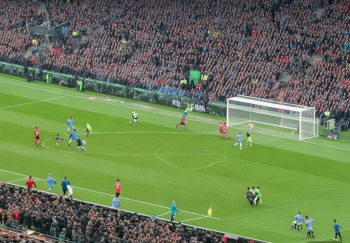 2017英超曼联曼城德比战：战平背后的战术对决与悬念解析