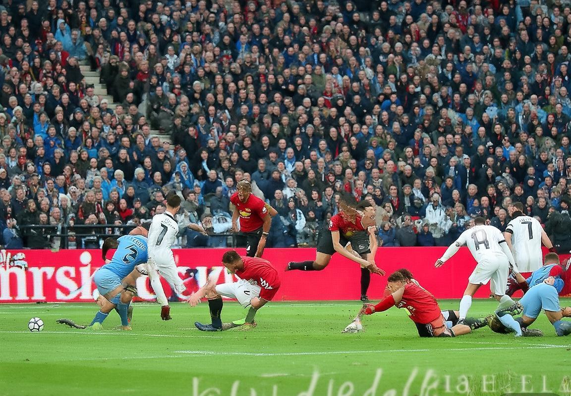 2017英超曼联曼城德比战：战平背后的战术对决与悬念解析(图2)